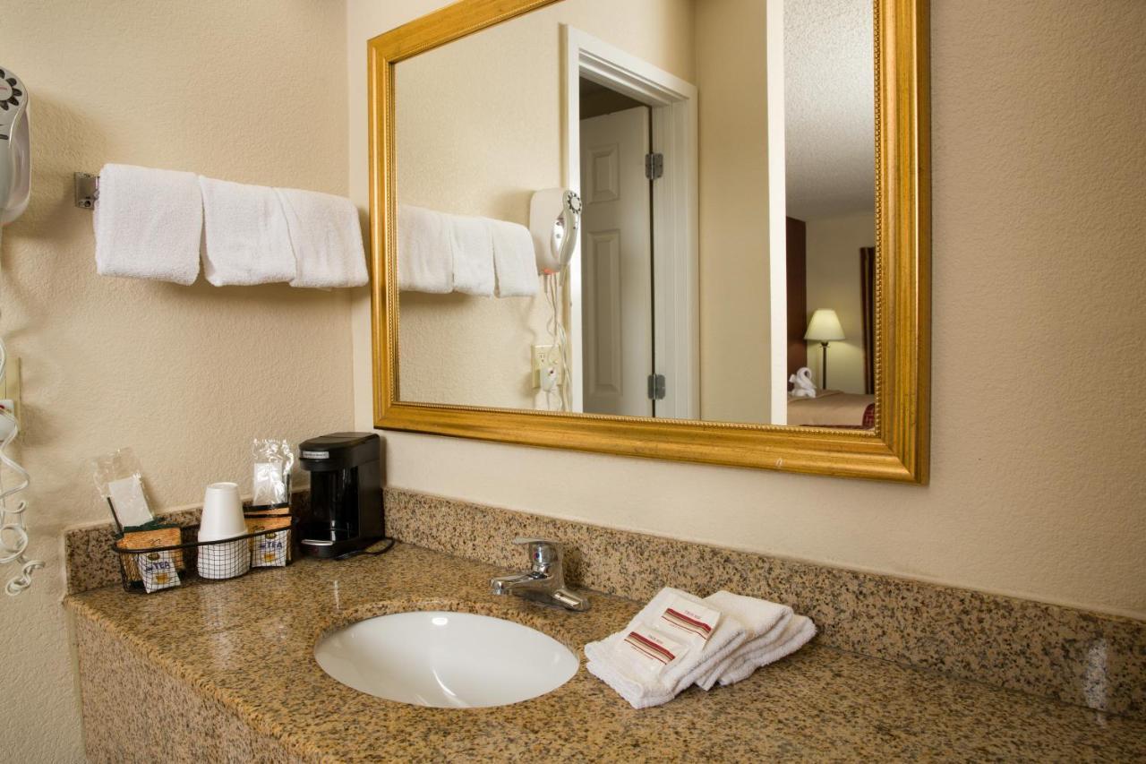 Red Roof Inn & Suites Pigeon Forge Parkway Екстериор снимка