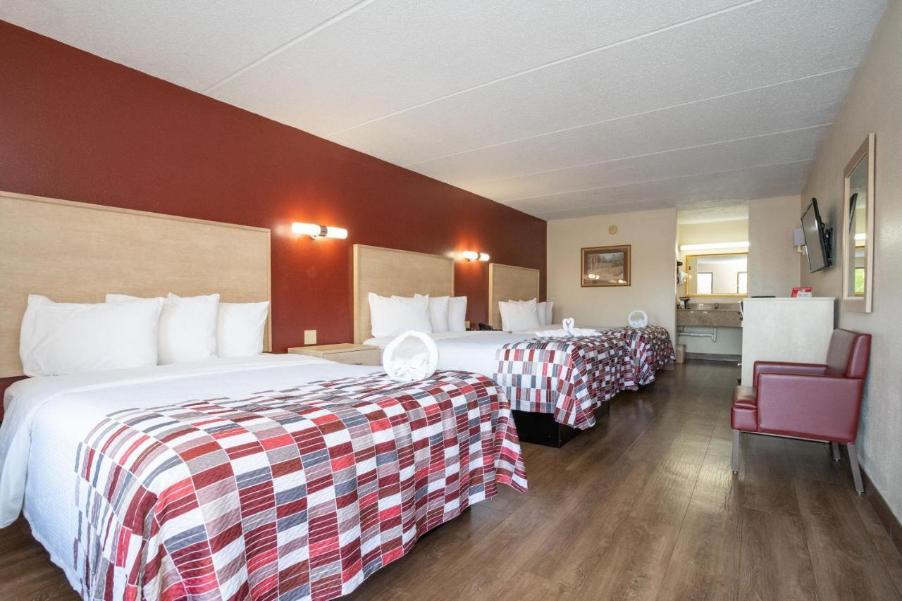 Red Roof Inn & Suites Pigeon Forge Parkway Екстериор снимка