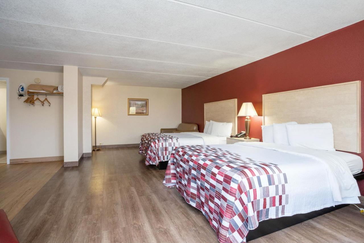 Red Roof Inn & Suites Pigeon Forge Parkway Екстериор снимка