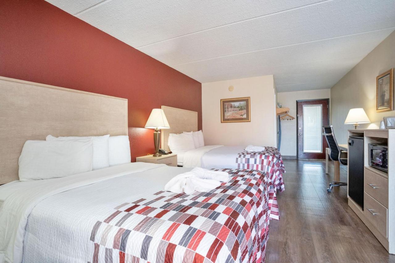 Red Roof Inn & Suites Pigeon Forge Parkway Екстериор снимка