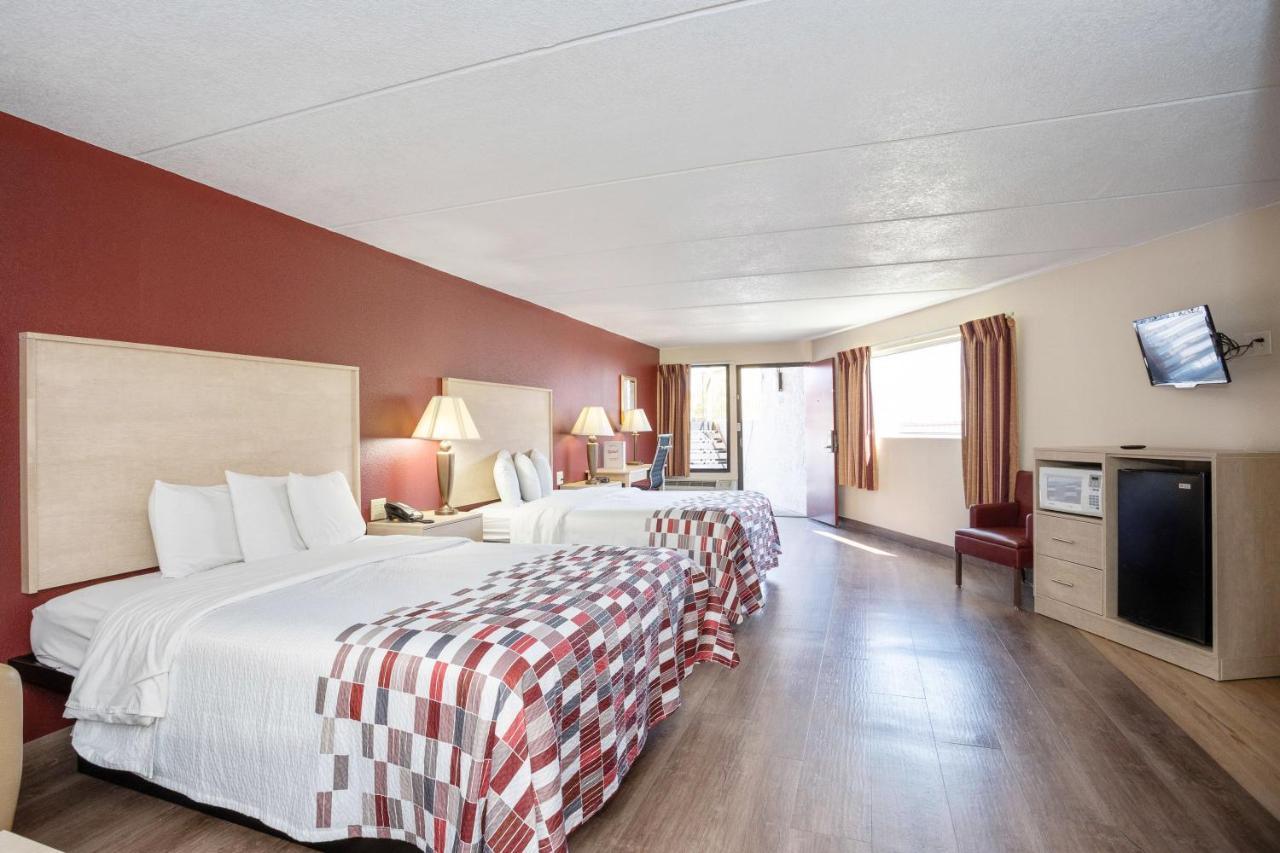 Red Roof Inn & Suites Pigeon Forge Parkway Екстериор снимка