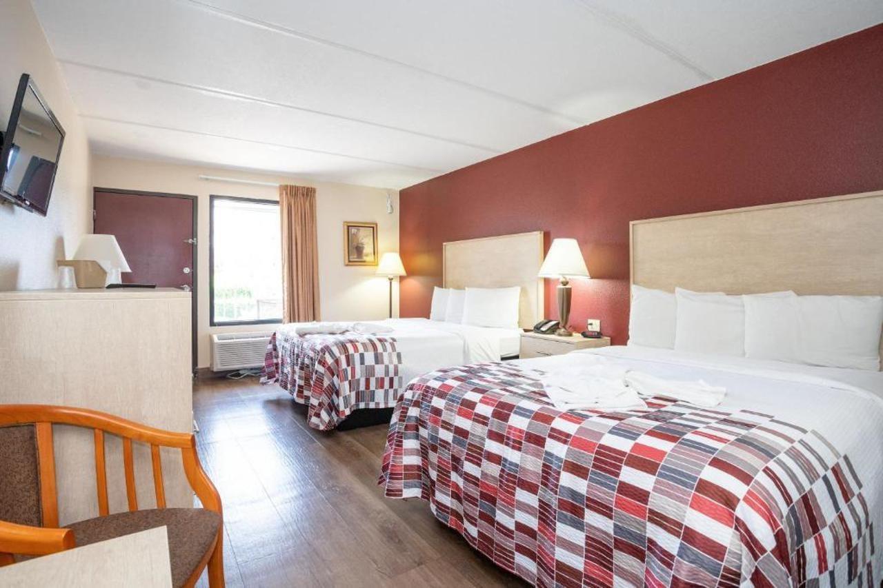 Red Roof Inn & Suites Pigeon Forge Parkway Екстериор снимка