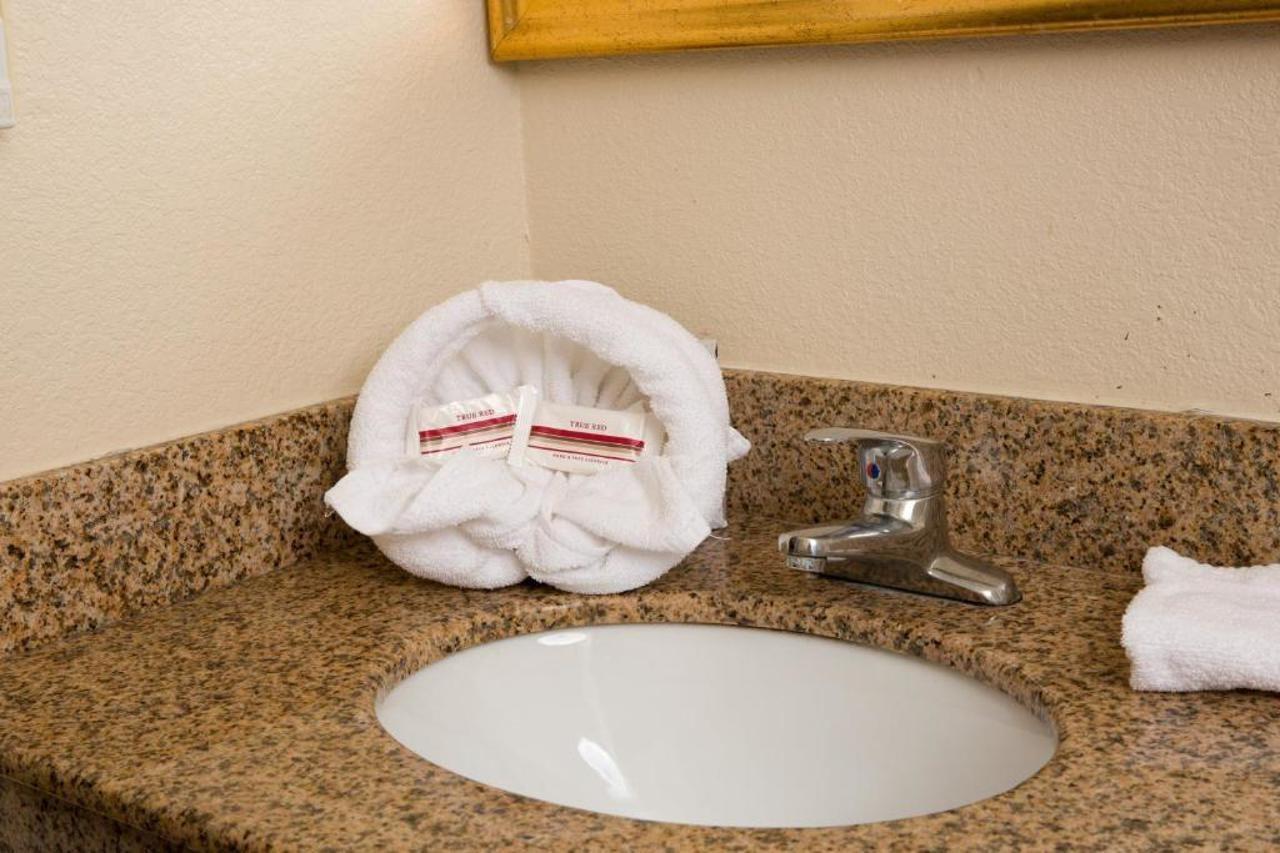 Red Roof Inn & Suites Pigeon Forge Parkway Екстериор снимка