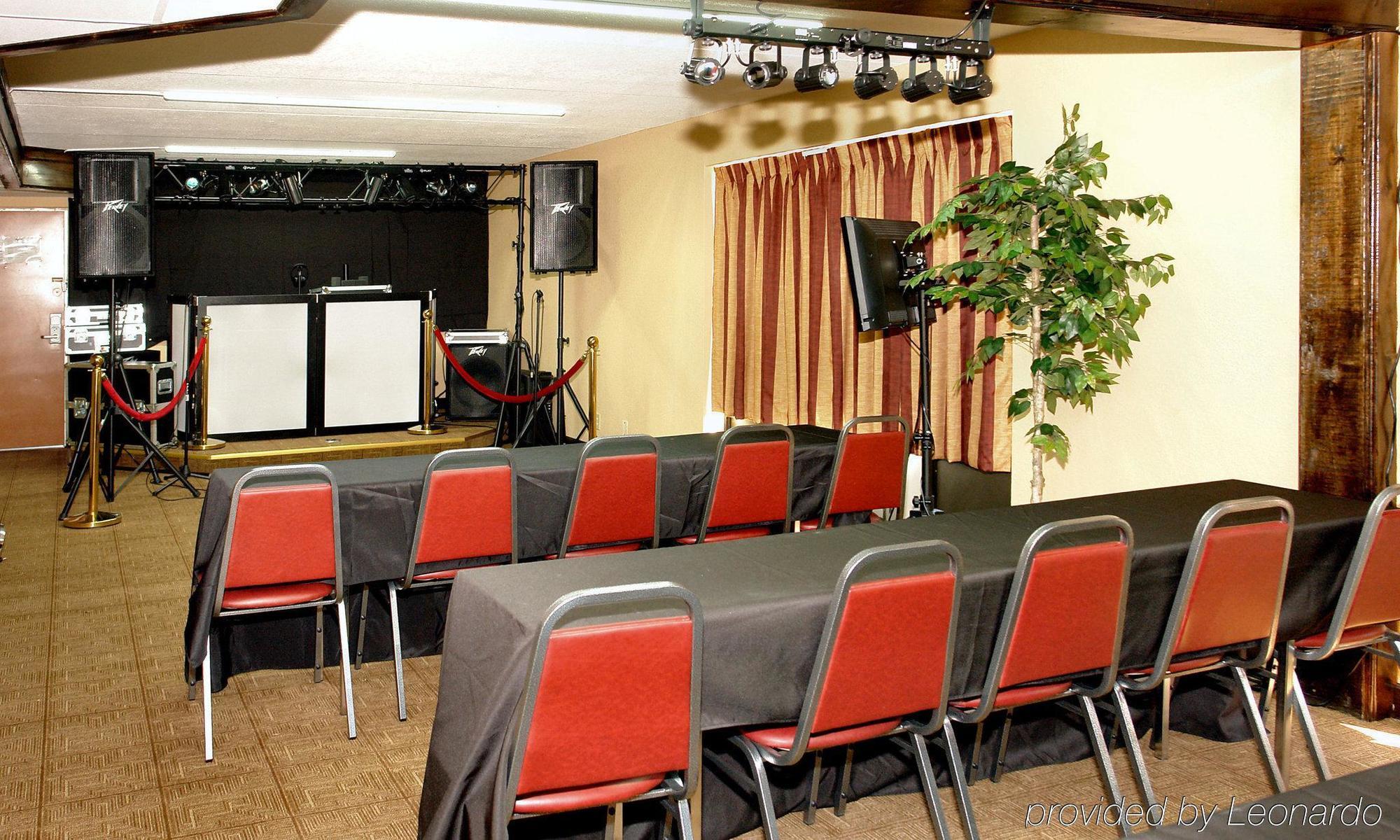 Red Roof Inn & Suites Pigeon Forge Parkway Екстериор снимка