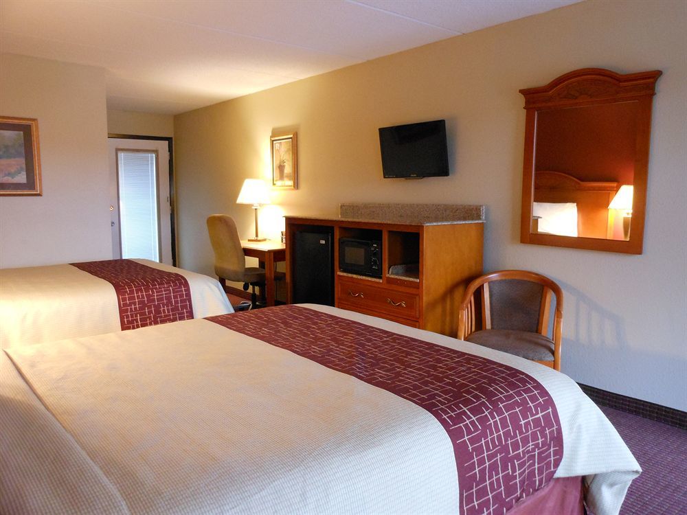 Red Roof Inn & Suites Pigeon Forge Parkway Екстериор снимка