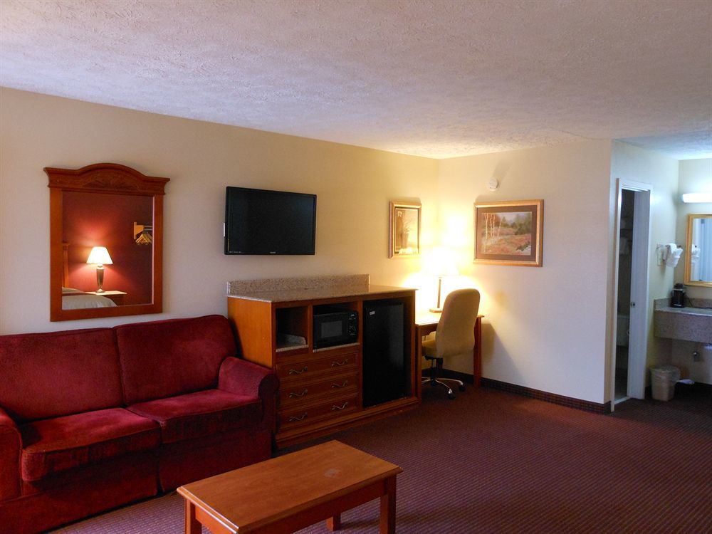Red Roof Inn & Suites Pigeon Forge Parkway Екстериор снимка