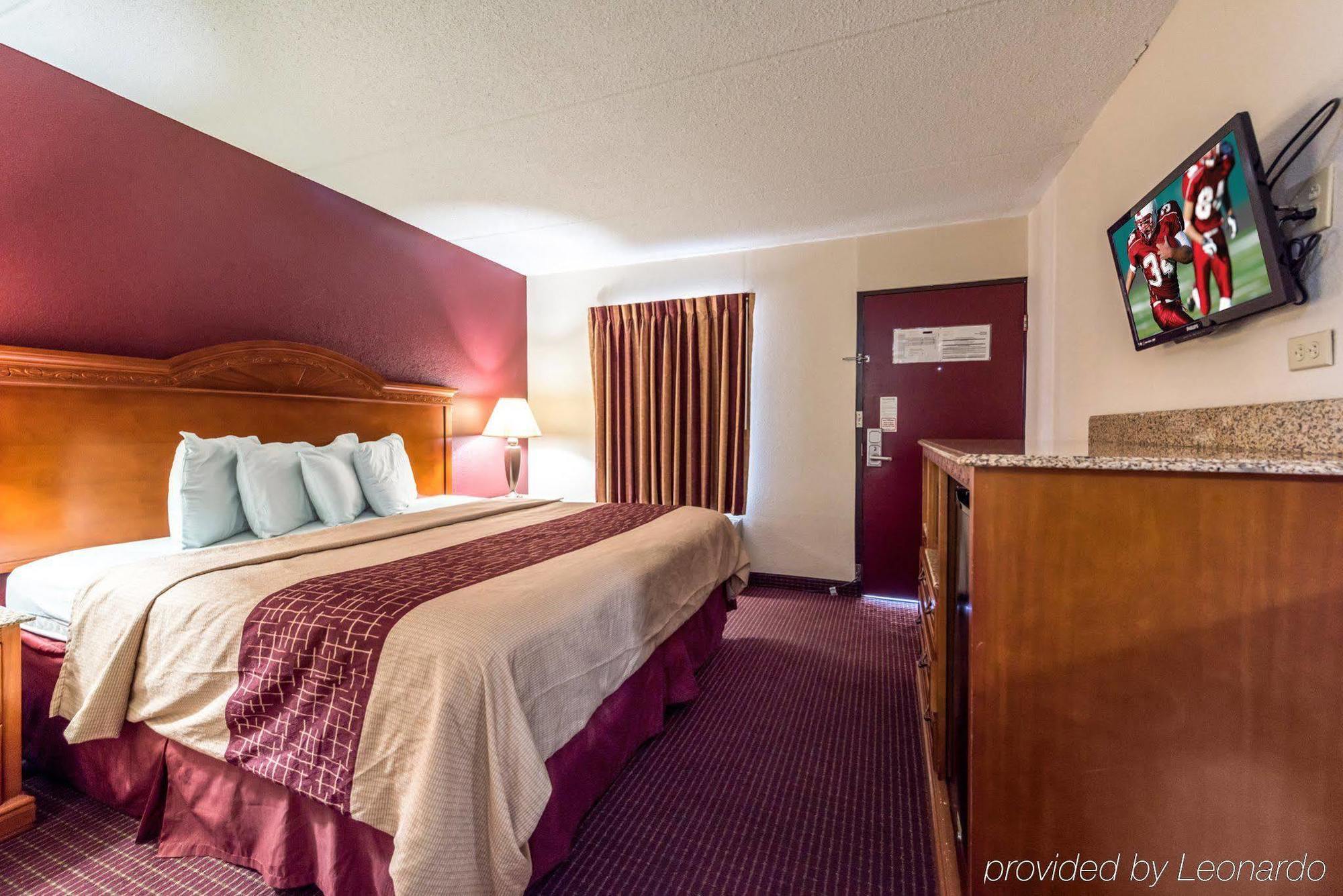 Red Roof Inn & Suites Pigeon Forge Parkway Екстериор снимка