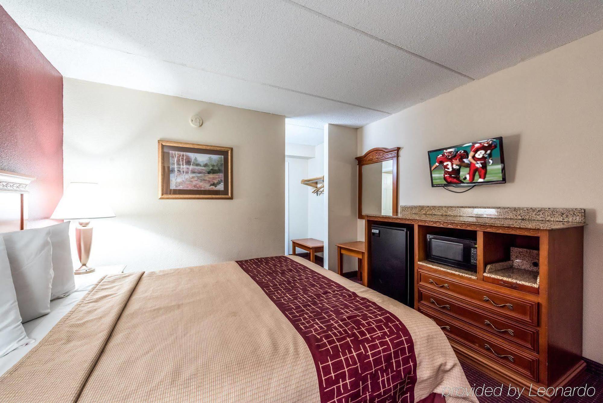 Red Roof Inn & Suites Pigeon Forge Parkway Екстериор снимка