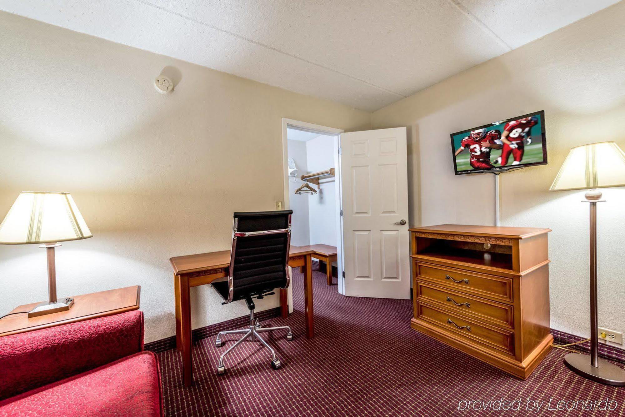 Red Roof Inn & Suites Pigeon Forge Parkway Екстериор снимка