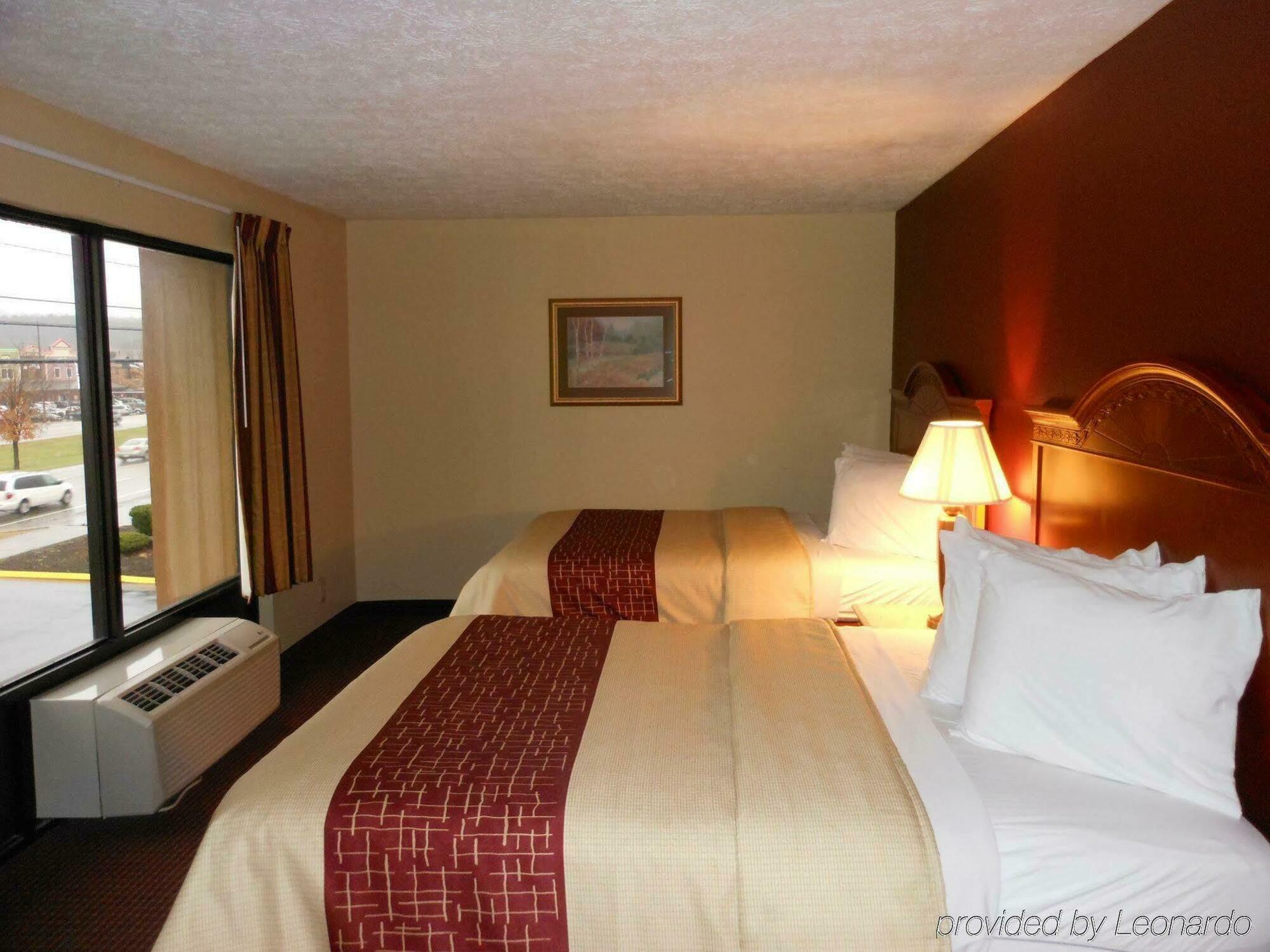 Red Roof Inn & Suites Pigeon Forge Parkway Екстериор снимка