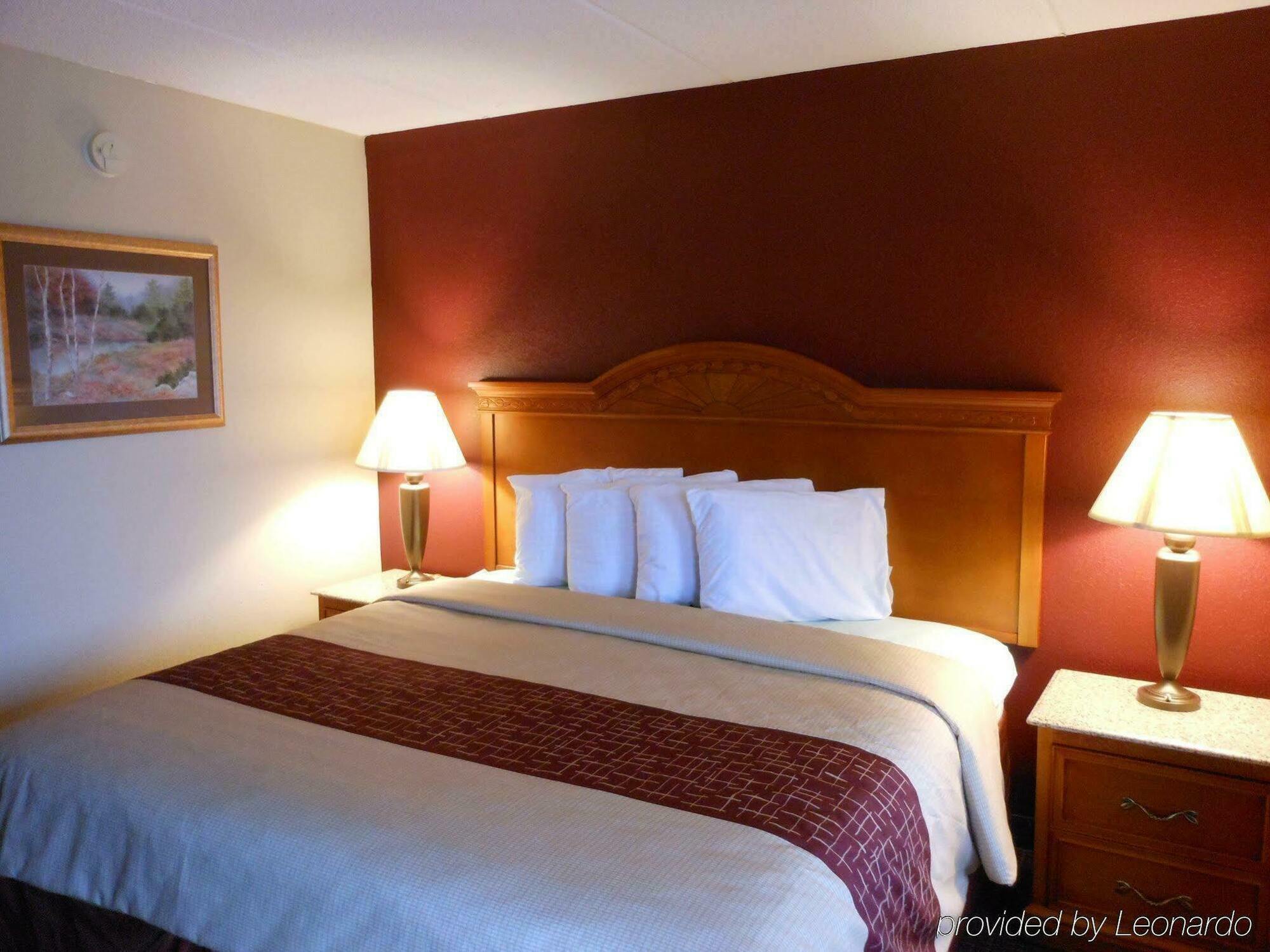 Red Roof Inn & Suites Pigeon Forge Parkway Екстериор снимка