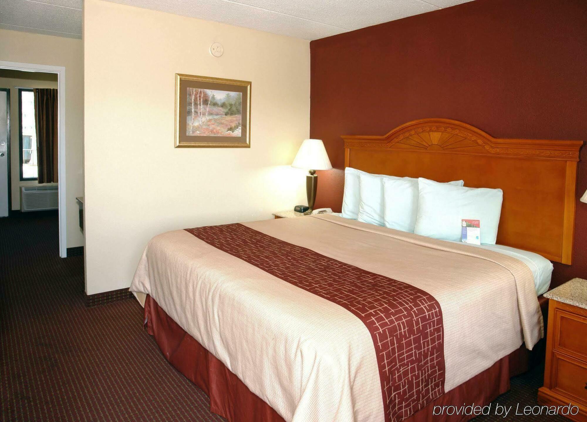 Red Roof Inn & Suites Pigeon Forge Parkway Екстериор снимка